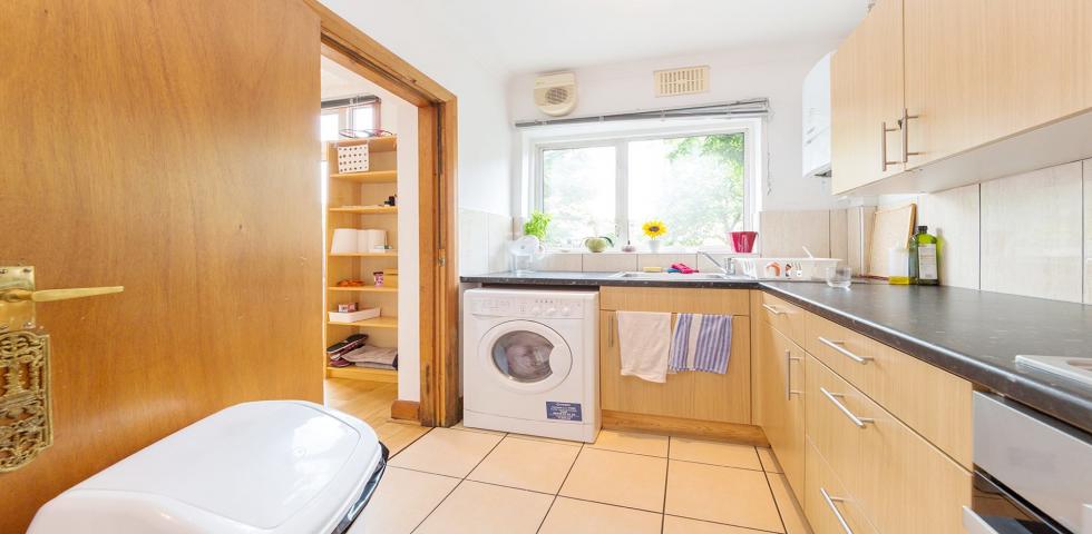 			3 Bedroom, 1 bath, 1 reception Flat			 Acland Road, WILLESDEN GREEN